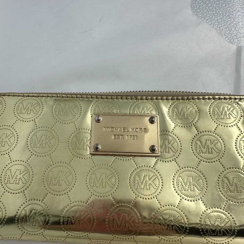 MICHAEL KORS Gold metallic leather Jet Set Zip Around Wallet